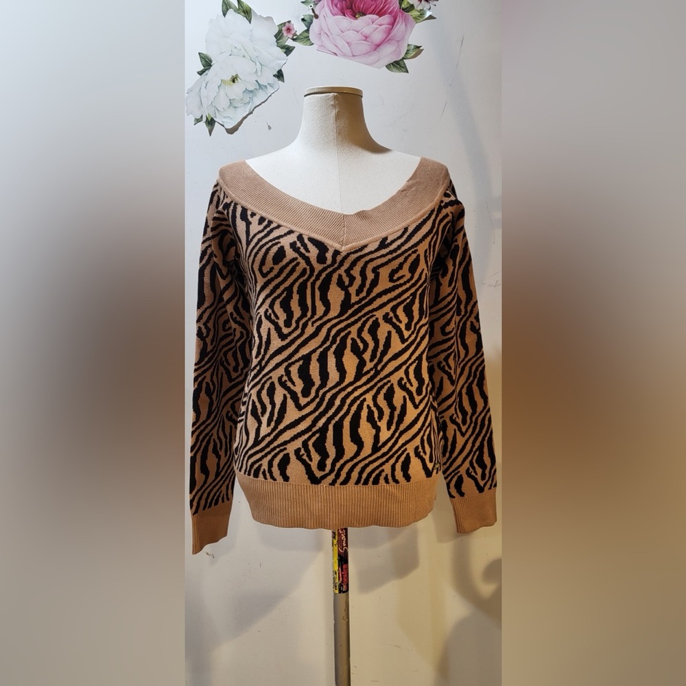 🧧Price Drop....GUESS Kade animal print off shoulder sweater